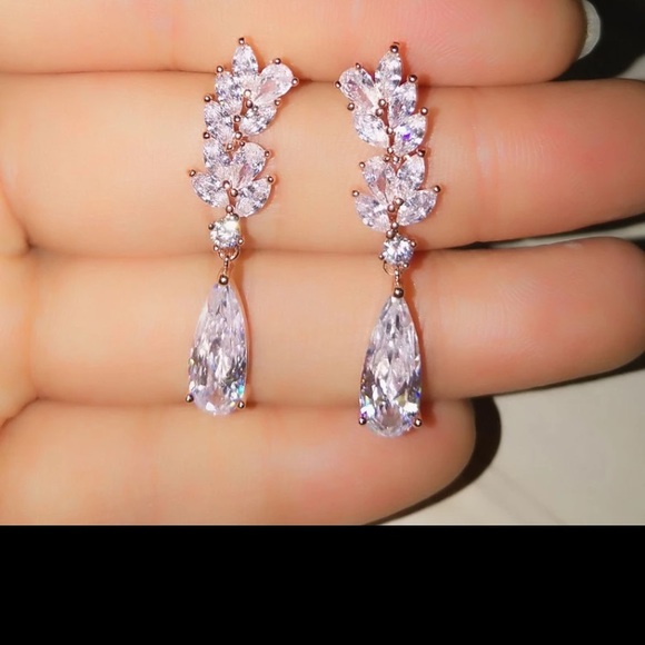 Zircon water drop crystal pendant drop earring - Picture 3 of 8